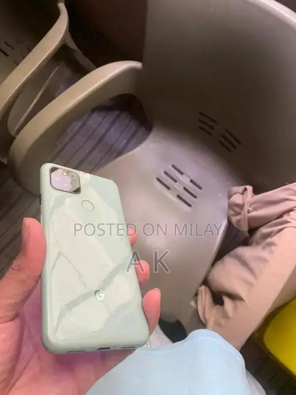 Google Pixel 5 Flagship Smartphone with High-Performance Camera