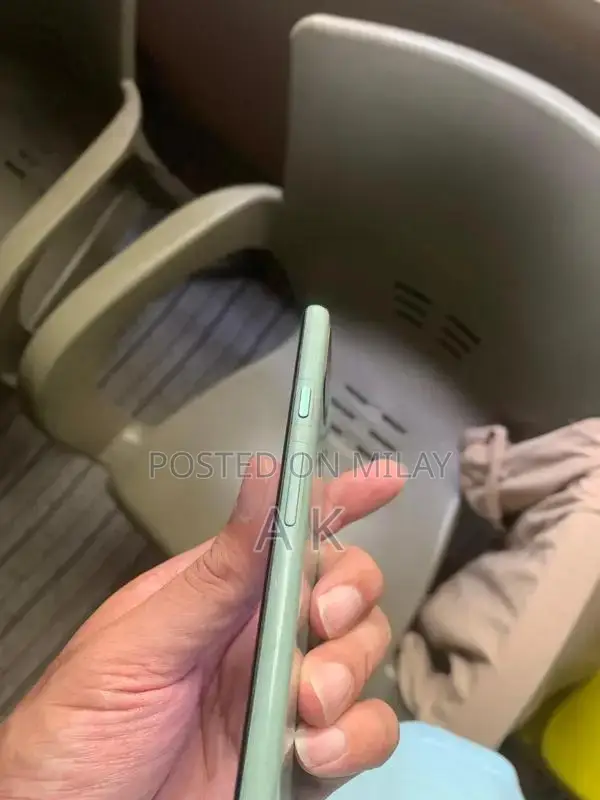 Google Pixel 5 Flagship Smartphone with High-Performance Camera