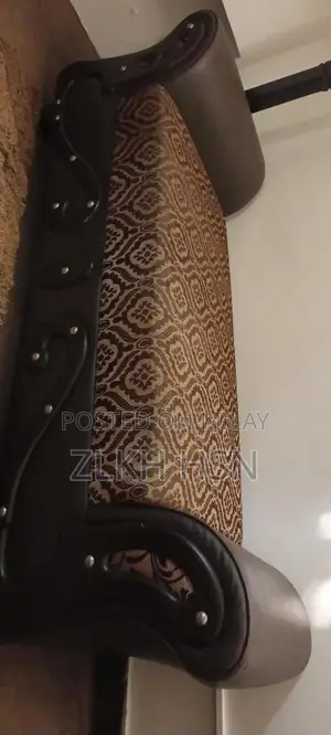 Comfortable 3 Seater Sofa - Stylish Living Room Furniture