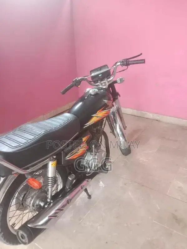 Honda 125cc Motorcycle, 2020-2021 Model, Excellent Condition