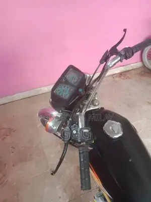 Honda 125cc Motorcycle, 2020-2021 Model, Excellent Condition