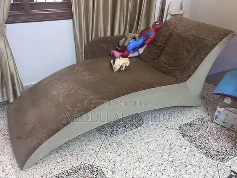 Comfortable Dewan Style Sleeper Sofa in Excellent Condition