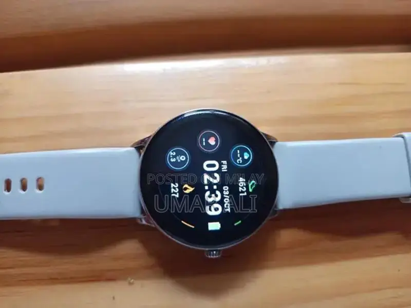 Luna Smart Wrist Watch with HD Display and Health Tracking