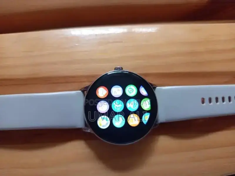 Luna Smart Wrist Watch with HD Display and Health Tracking