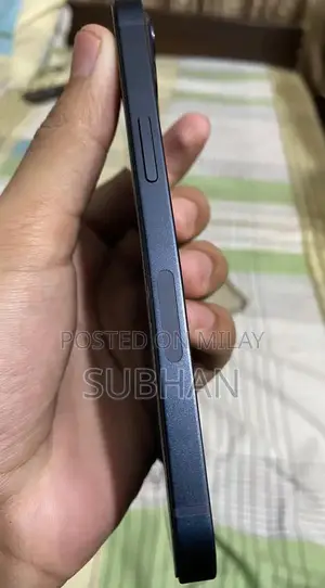 iPhone 13 Smartphone - Pristine Condition with High Battery Health