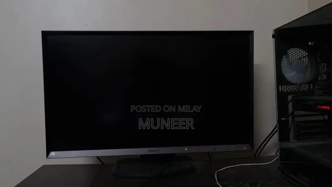 32" Samsung WQHD LED Monitor - High Color Accuracy Professional Displa