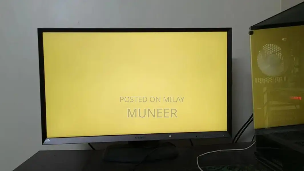 32" Samsung WQHD LED Monitor - High Color Accuracy Professional Displa