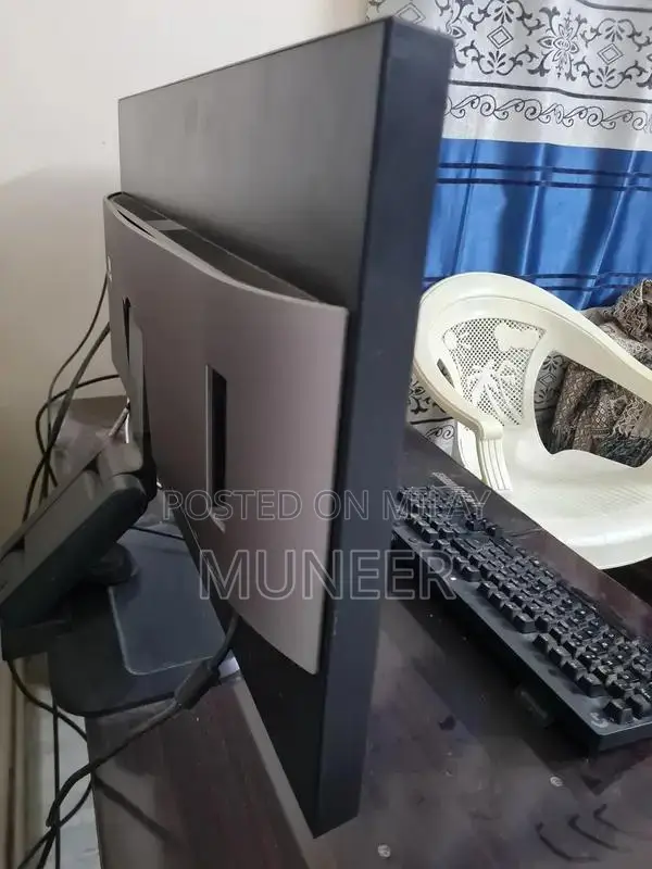 32" Samsung WQHD LED Monitor - High Color Accuracy Professional Displa