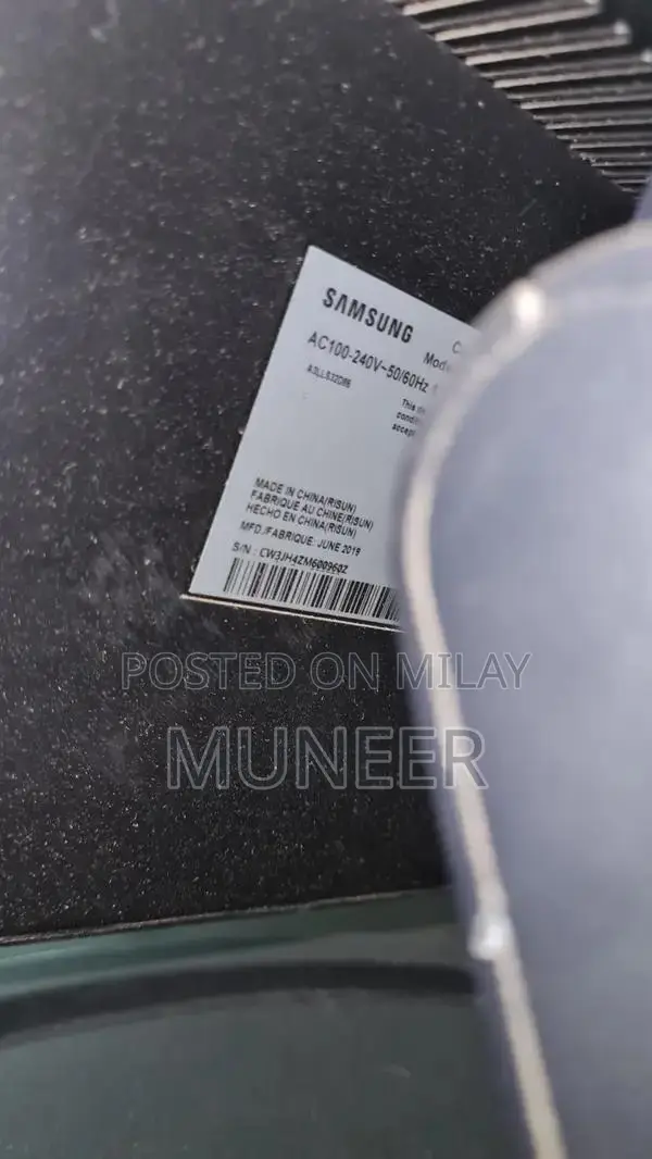 32" Samsung WQHD LED Monitor - High Color Accuracy Professional Displa