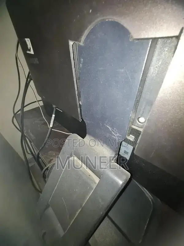 32" Samsung WQHD LED Monitor - High Color Accuracy Professional Displa