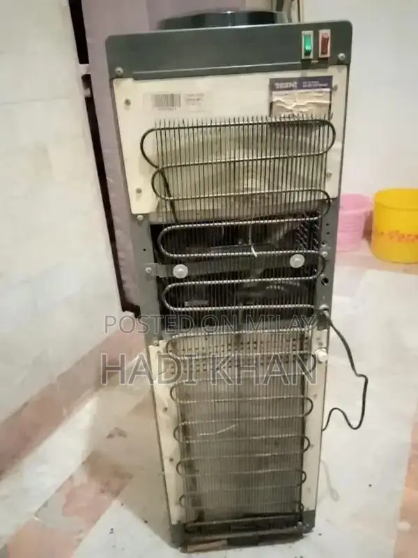 Compact Water Dispenser in Good Condition
