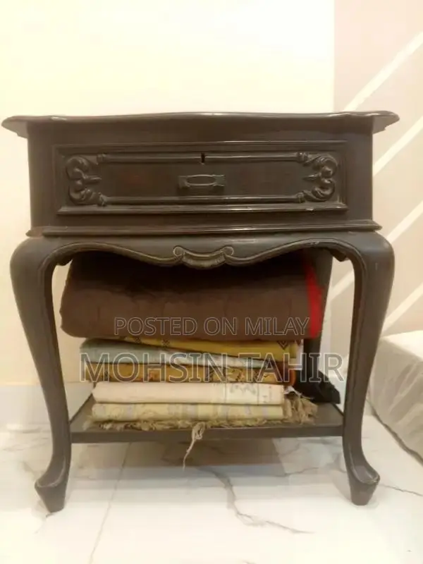 Antique Viktorian Style Shesham Wood Side Table