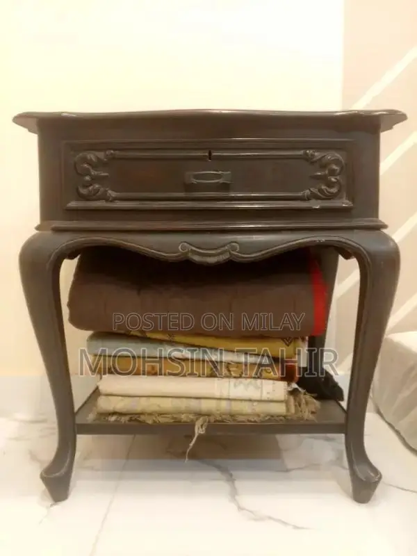 Antique Viktorian Style Shesham Wood Side Table