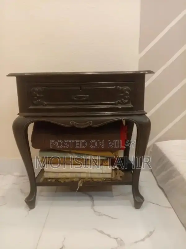 Antique Viktorian Style Shesham Wood Side Table