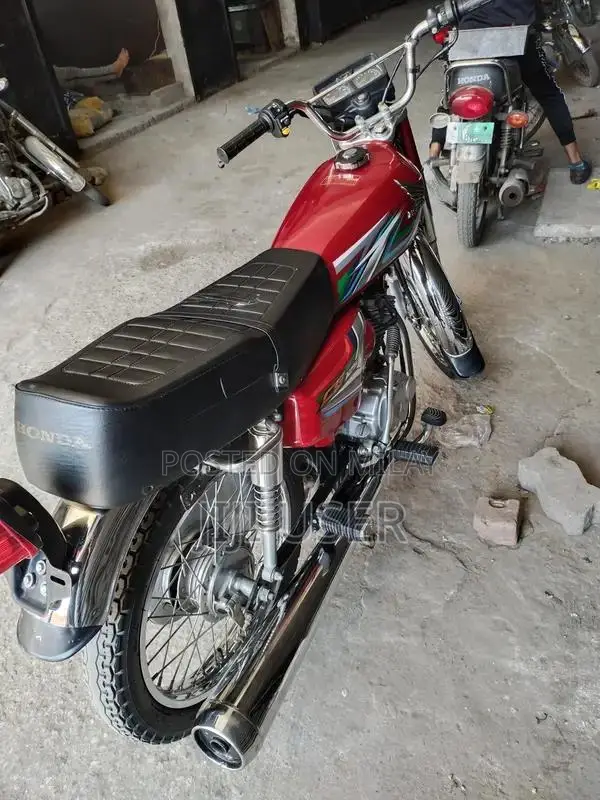 Honda 125cc Motorcycle - Well-Maintained Condition