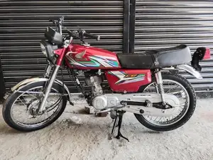 Honda 125cc Motorcycle - Well-Maintained Condition