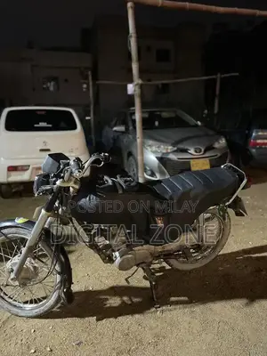 Photo - Honda GG 125 Motorcycle Single Cylinder Engine