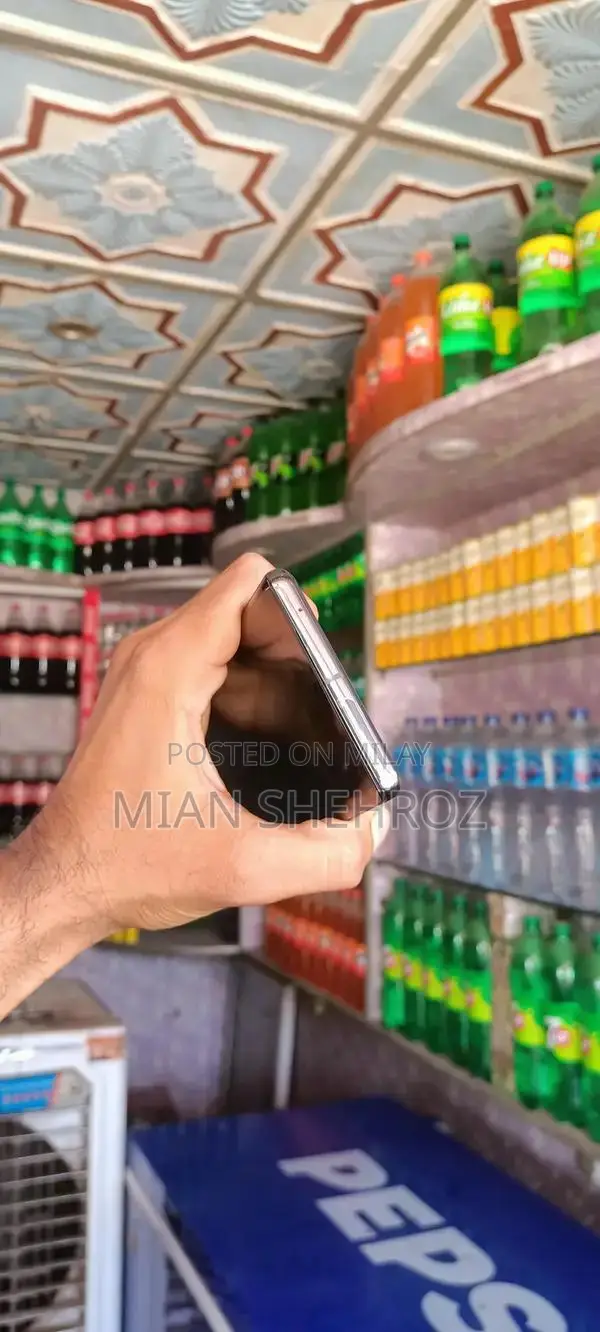 Google Pixel 7 Pro Smartphone with Display Issue