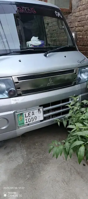 Japanese Van with Original Condition and Features