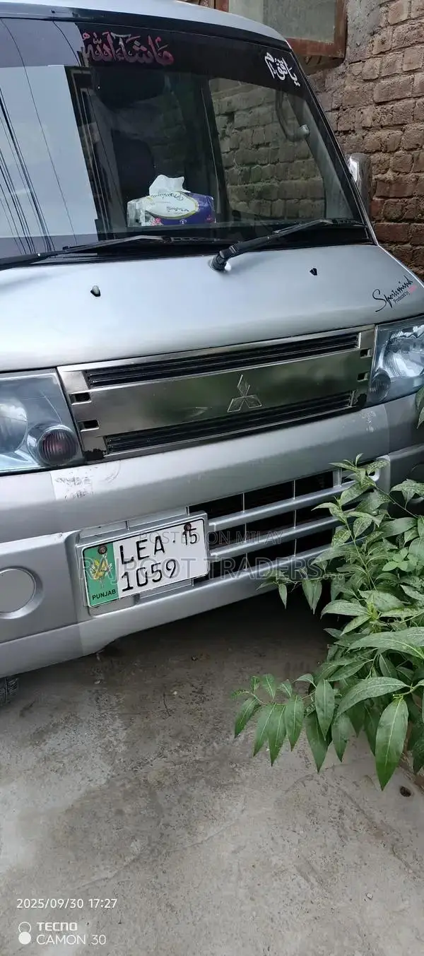 Japanese Van with Original Condition and Features