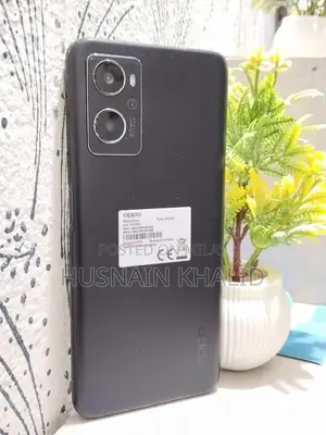 High-Performance Mid-Range Smartphone with Large Battery