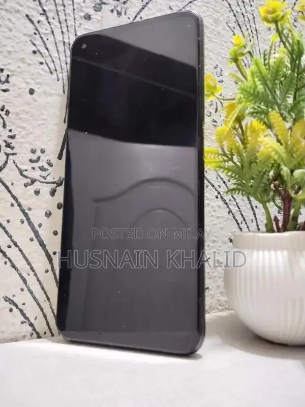 High-Performance Mid-Range Smartphone with Large Battery