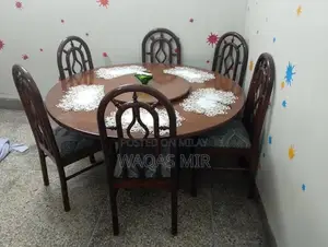 Photo - Round Wooden Dining Table - Perfect Condition