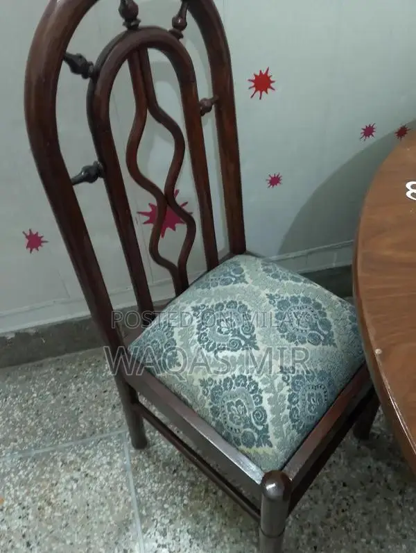 Round Wooden Dining Table - Perfect Condition