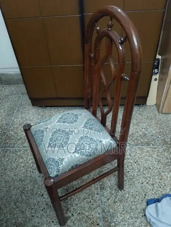 Round Wooden Dining Table - Perfect Condition