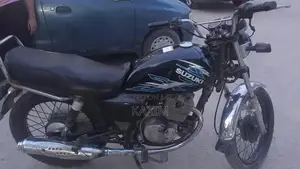 Photo - Suzuki 150 Motorcycle - Family-Friendly Bike from 2008