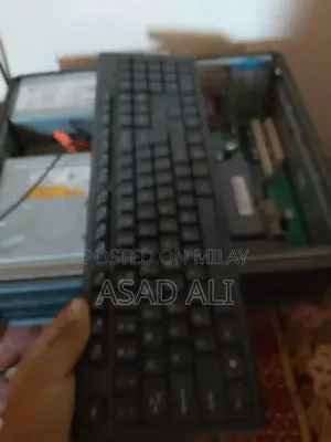 Dell CPU Computer with 2GB RAM, Second Generation