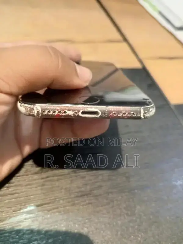 Apple iPhone 7 128GB Non-PTA Smartphone