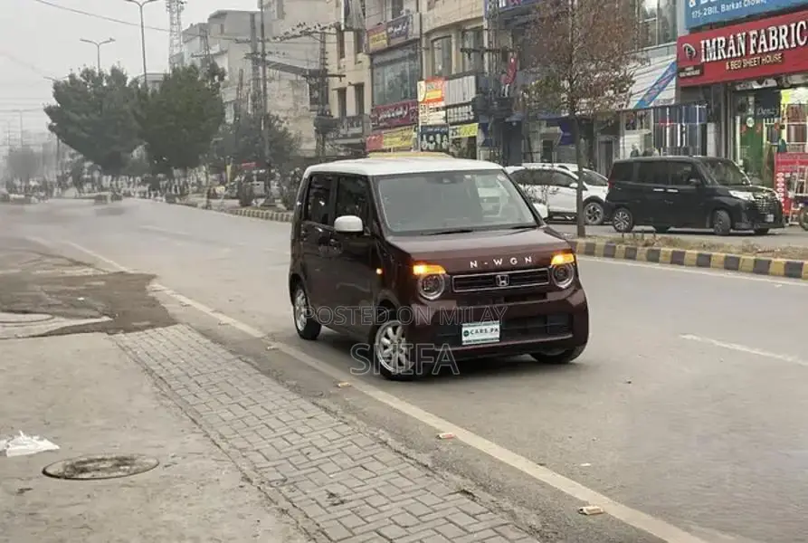 Honda N-WGN Compact City Car - Low Mileage, Well-Maintained