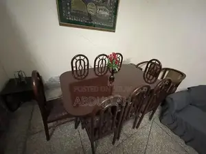 Spacious Dining Set with 8 Chairs in Pristine Condition