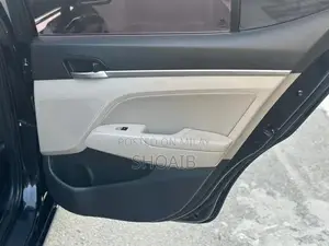 Hyundai Elantra GLS Sedan - Well-Maintained Home-Used Vehicle