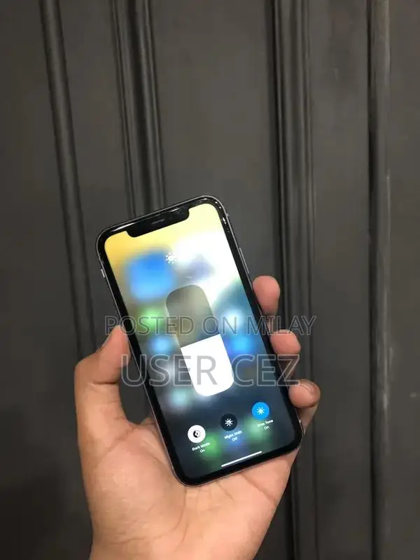 Apple iPhone 11 128GB Factory Unlocked Smartphone