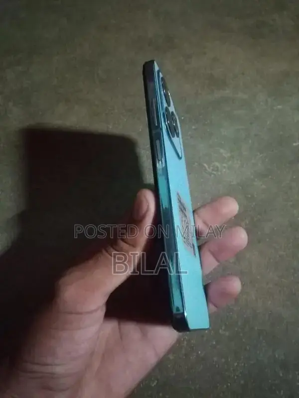 Compact Mobile Device with Basic Functionality