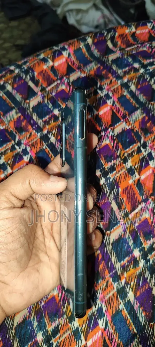 Professional Cinematic Smartphone with Gaming Performance