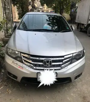 Photo - Honda City Sedan 2015 - Clean Condition with Alloy Rims