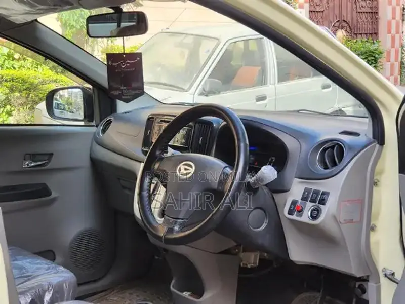 Daihatsu Mira G Push Compact Hatchback