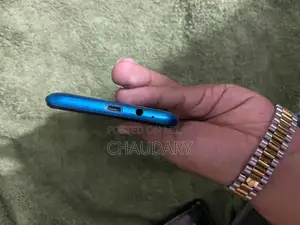 Budget Smartphone with Large Battery and Fingerprint Sensor