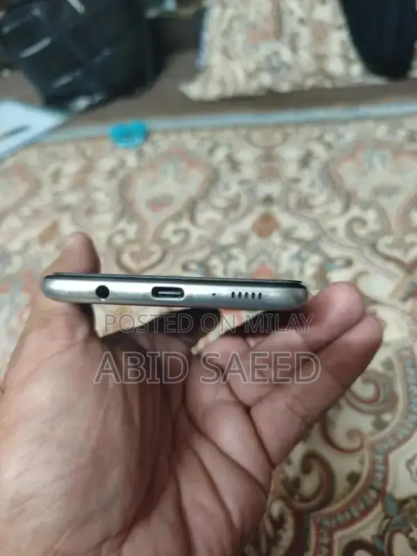 High-Performance Smartphone with Large Storage