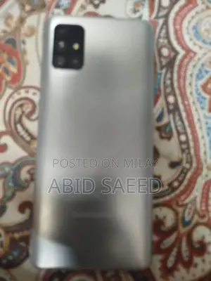 High-Performance Smartphone with Large Storage