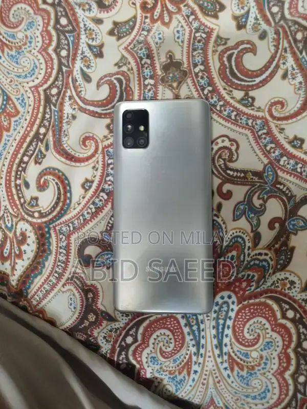 High-Performance Smartphone with Large Storage