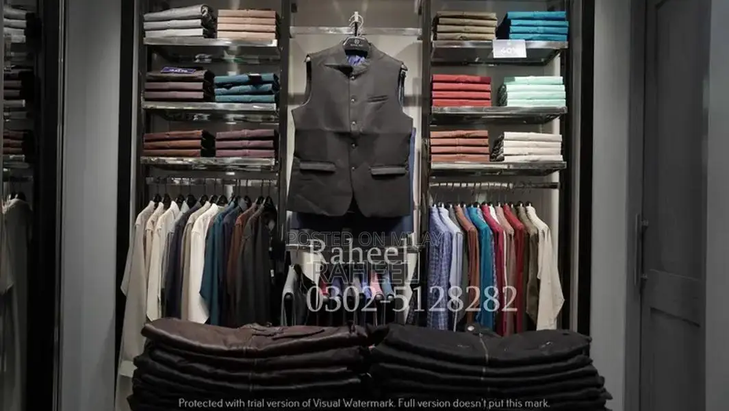 Commercial Shop Spaces in Prestigious Mall