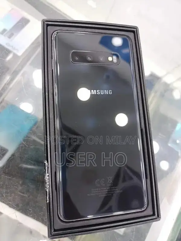 Samsung Galaxy S10 Plus Premium Smartphone