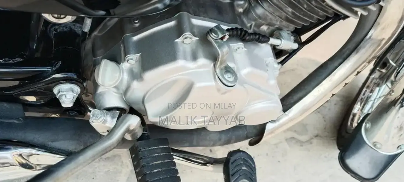 Honda 125cc Motorcycle - Modern Compact Two-Wheeler