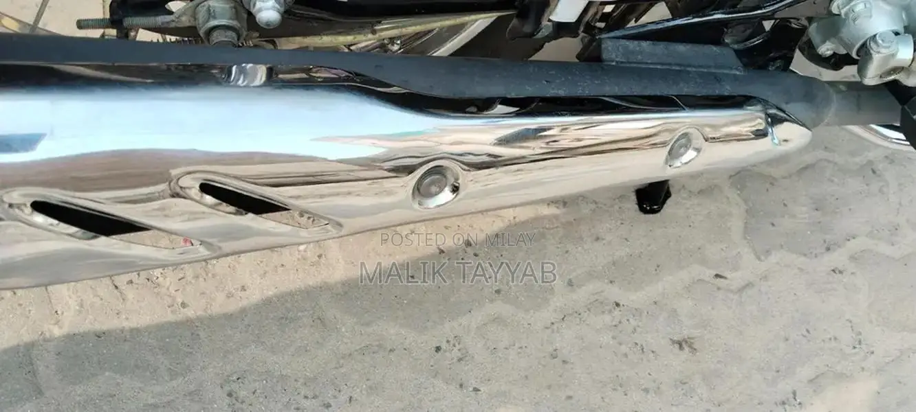 Honda 125cc Motorcycle - Modern Compact Two-Wheeler