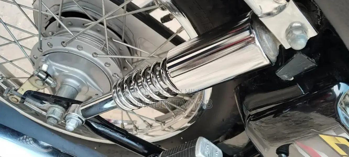 Honda 125cc Motorcycle - Modern Compact Two-Wheeler