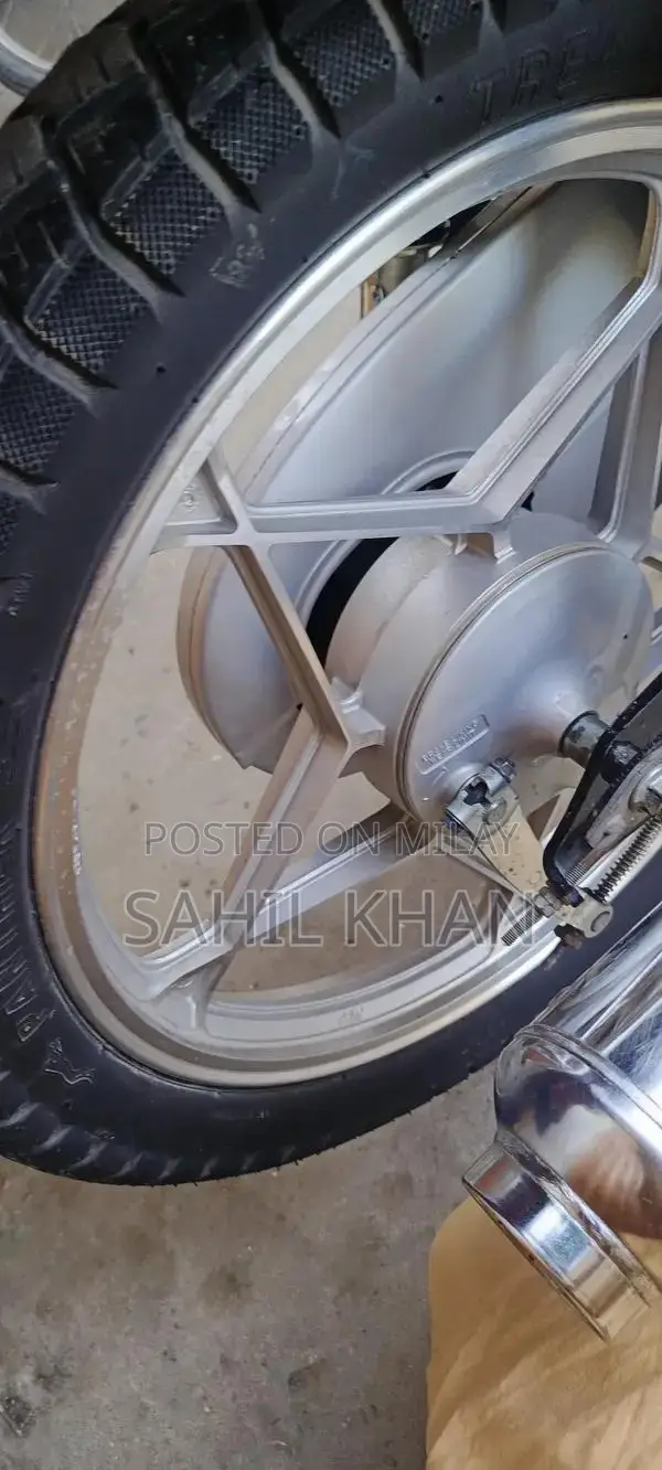 Suzuki GS150SE Motorcycle - Low Mileage, Excellent Condition